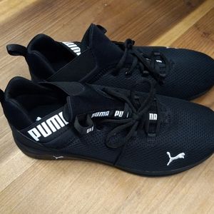 Puma Sneakers